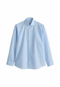 Chemise à manches longues bleu clair en coton, avec un col classique, une fermeture à boutons sur le devant et un ourlet arrondi.