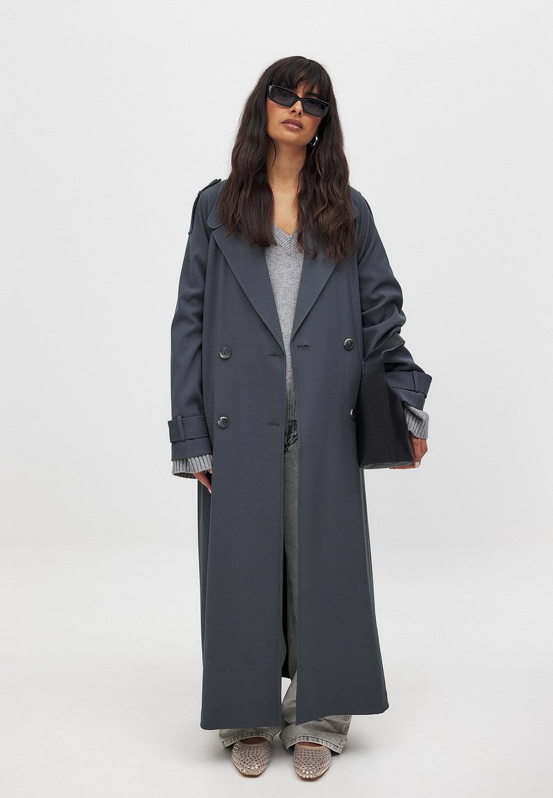 NA-KD Trench - dark grey