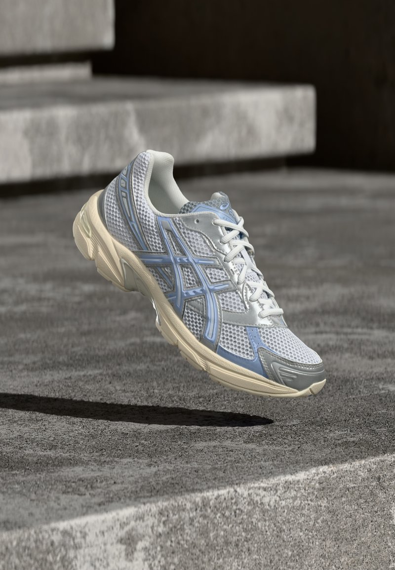 GEL 1130 white/light sapphire/white