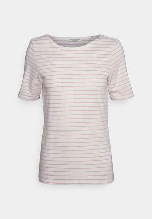 Weißes T-Shirt mit kurzen Ärmeln, dünnen horizontalen rosa Streifen, Rundhalsausschnitt und dezentem Logo auf der Brust. Keine sichtbaren Muster oder Grafiken.