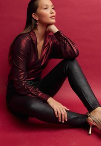 Next LONG SLEEVE V-NECK - REGULAR FIT - Bluse - red
