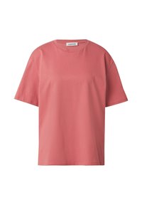 Roze katoenen t-shirt met een ontspannen pasvorm, korte mouwen, ronde hals en geen zichtbare patronen of versieringen. Zachte textuur.
