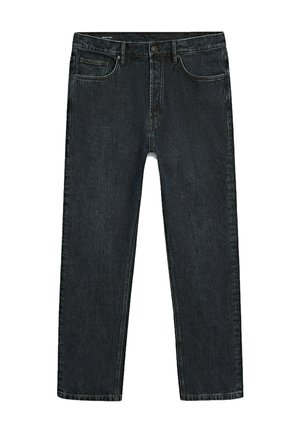 Czarne jeansy o prostych nogawkach z pięcioma kieszeniami, zapięciem na guzik i widocznym przeszyciem na białym tle.