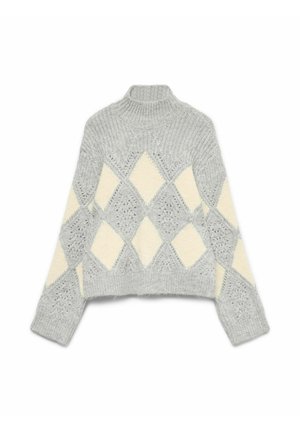Pull en tricot gris avec un col montant, présentant un motif en losange crème. Conception texturée avec un tissage lâche et des bords côtelés aux manches et à l'ourlet.