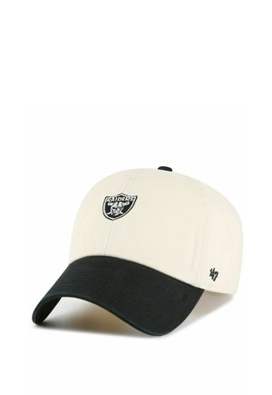 Berretto da baseball beige e nero con il logo dei Raiders sul davanti e un piccolo logo '47' sul lato.