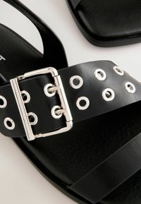 Thumbnail Image 10