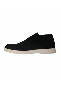 Schwarze Wildleder-Slipper mit einem schlanken Design, ausgestattet mit einer weißen Gummisohle und einer glatten Textur für optimalen Komfort.