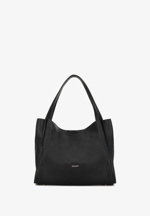 Sac fourre-tout en cuir noir avec une texture douce, large ouverture et deux poignées. Présente un accent de logo doré à l'avant et un design minimaliste.