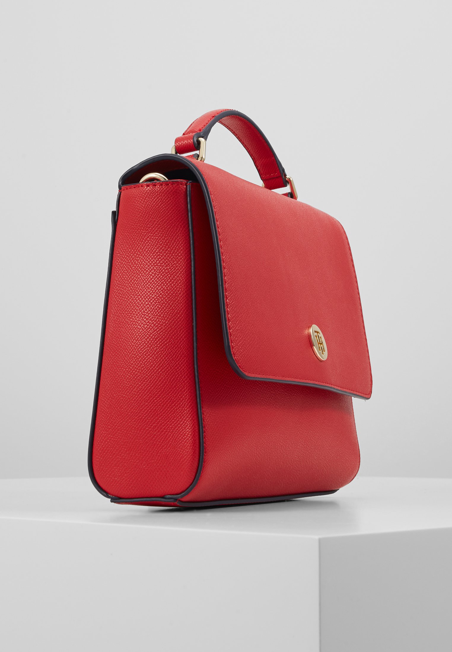 Tommy Hilfiger Honey Flap Satchel 2025