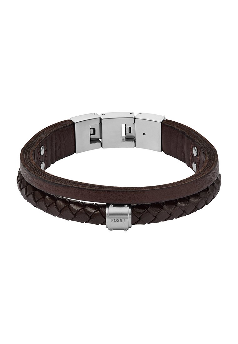 Braun geflochtener Lederarmband mit einem glatten, dunkelbraunen Lederband, silberner Hardware-Schließe und einem geprägten Fossil-Logo-Detail.