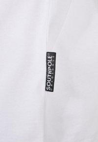 Southpole GRAPHIC - T-shirts med print - white