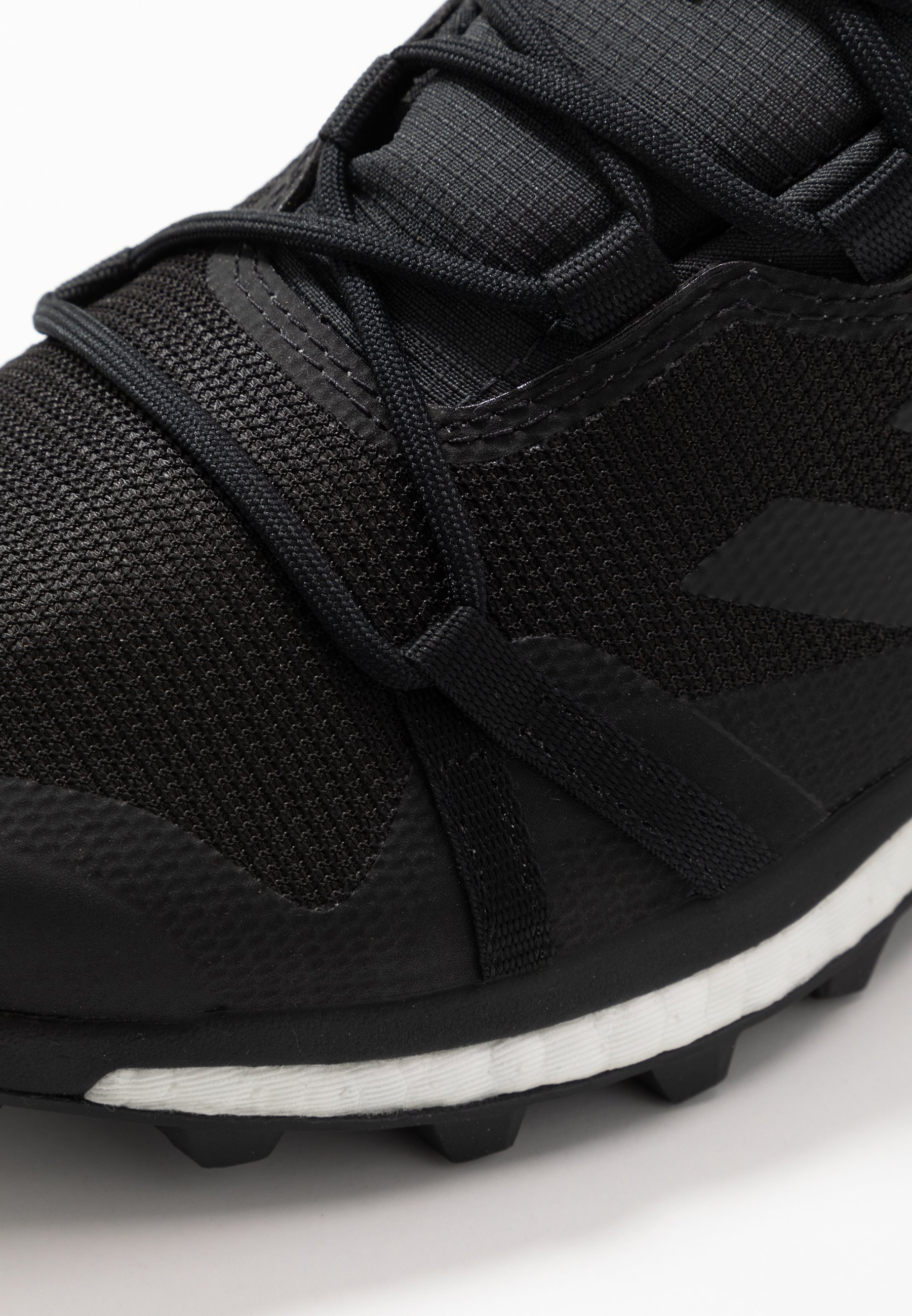 adidas Performance TERREX SKYCHASER LT GORE-TEX - Løpesko for mark - carbon/core black/grey four adidas Performance TERREX SKYCHASER LT GORE-TEX - Løpesko for mark - carbon/core black/grey four