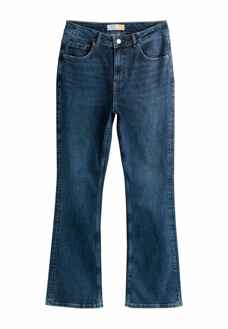 Blugi evazați de culoare bleu închis, realizați din denim. Au cinci buzunare, o închidere standard cu fermoar și buton, și detalii cusute de-a lungul cusăturilor.