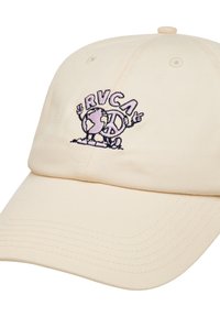 Klobúk v svetlo béžovej bavlne s ohnutým krempou. Obsahuje logo RVCA a symbol mieru, vyšívané v purpurovej a čiernej farbe. Šesťpanelový štrukturovaný dizajn.