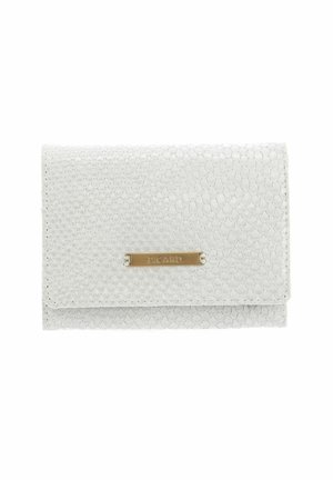 Portefeuille blanc texturé avec un motif effet peau de serpent et une petite plaque dorée gravée "PICARD" sur le rabat avant.