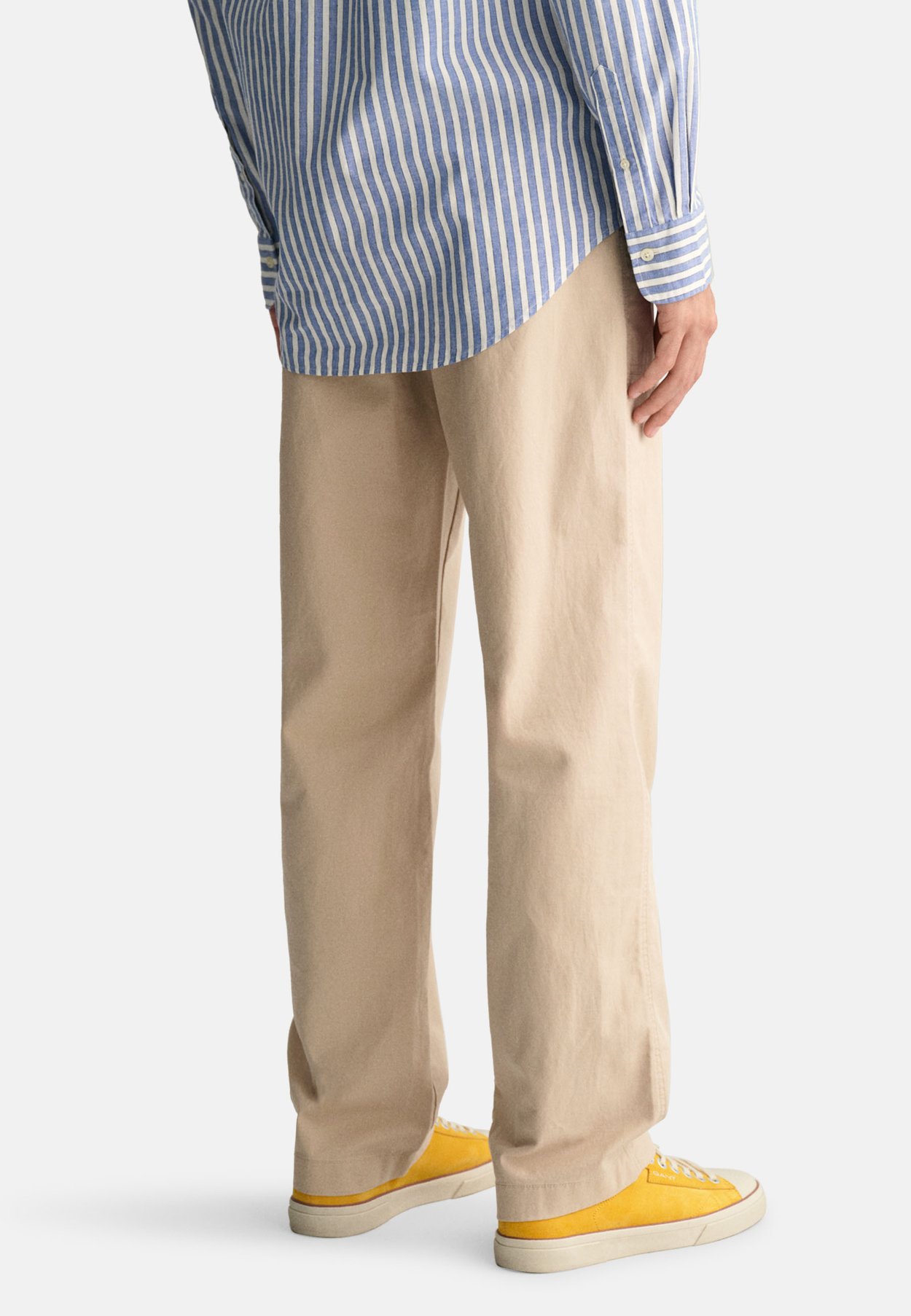 REGULAR FIT