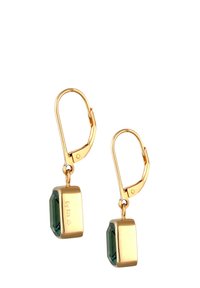 Goldfarbene Ohrhängerschmuck mit rechteckigen grünen Kristallen mit glatter Oberfläche, die an einem Klappverschluss befestigt sind.