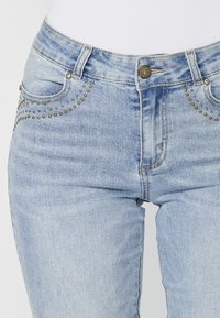 Koroshi Džínsy bootcut - azul cl light blue