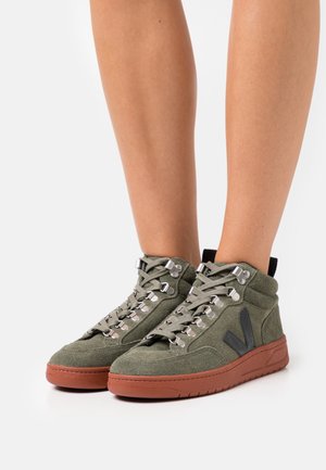 Veja Baskets montantes - olive