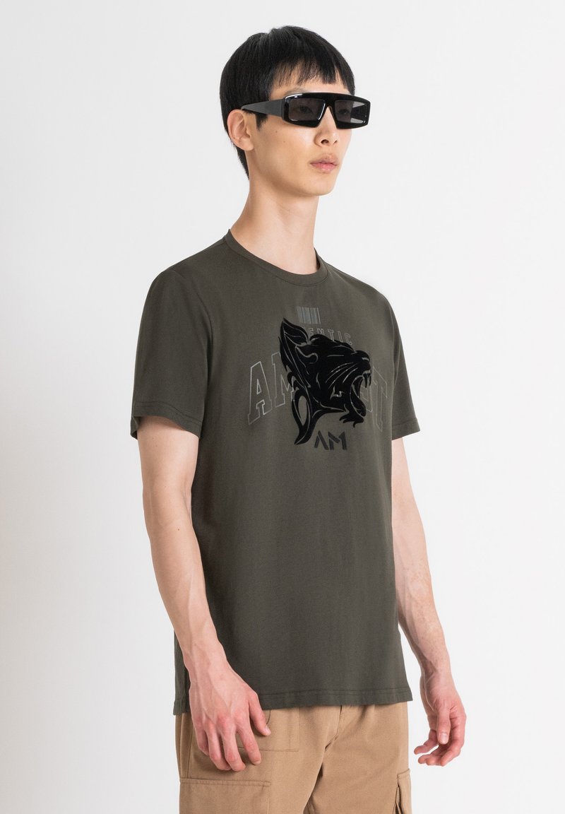 Antony Morato REGULAR FIT - Majica kratkih rukava s printom - dark army