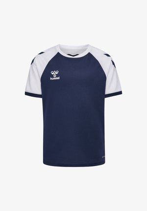 Marinblå sport-T-shirt med vita korta ärmar, med en logotyp på bröstet och kontrasterande axelränder. Tillverkad av mjukt, lätt material.