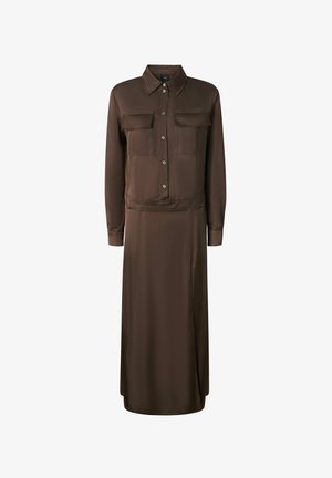 Smeđi haljina s dugim rukavima od glatkog materijala s ovratnikom, dva džepa na prsima, dugmadi sprijeda i strukirane siluete, koja se proteže do midi dužine.