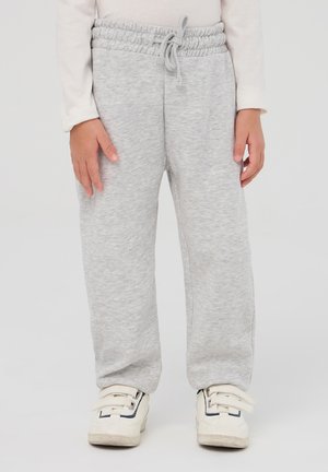 - Spodnie treningowe