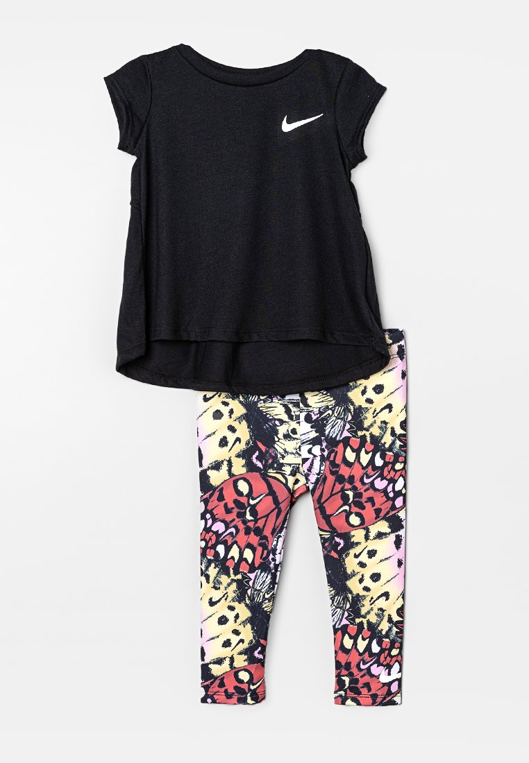 Nike Sportswear Sport T-shirt bruin Nike Sportswear Sport T-shirt bruin