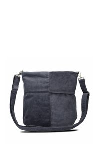 Borsa in velluto a coste grigio scuro con forma a secchiello, dotata di parte superiore piatta e tracolla regolabile. La superficie presenta un design con pannelli testurizzati.