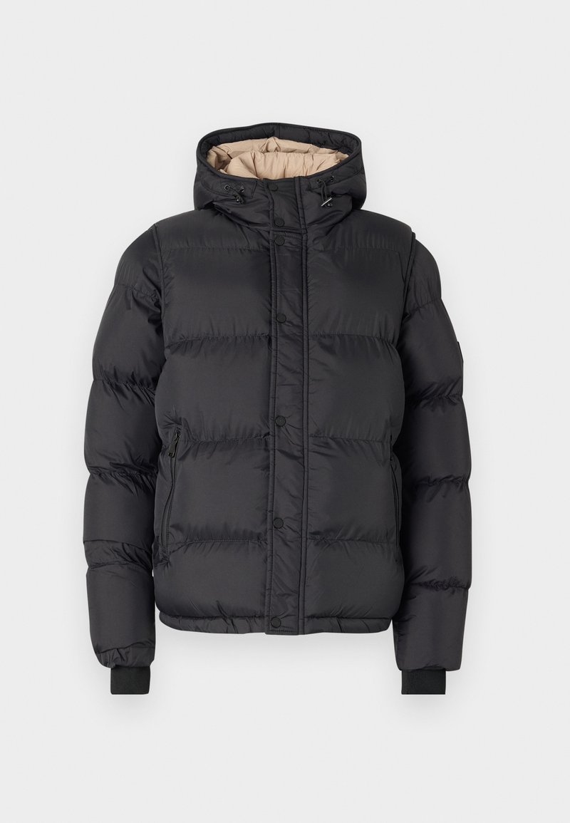 Schwarze Pufferjacke mit Kapuze, Reißverschluss und Druckknopfverschluss, gerippten Bündchen und kontrastierender beigefarbener Fütterung.