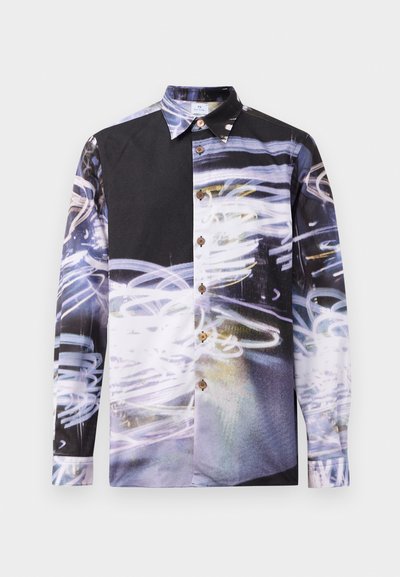 Cămașă cu mâneci lungi și nasturi, având un design abstract cu un model luminos pe fundal negru, realizată dintr-un material neted și dotată cu guler.