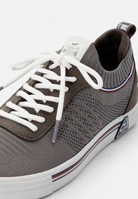 Mustang Sneaker low - grau
