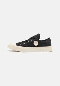 ARMY MONOGRAM UNISEX - Športni copati - black