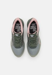 Dynafit ALPINE W - Løbesko trail - yerba/thyme