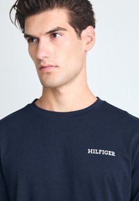 Tommy Hilfiger SET - Nattøj sæt - desert sky