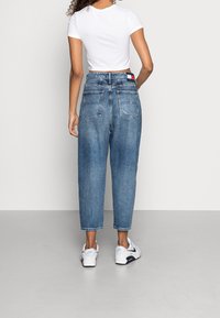Tommy Jeans Vaqueros boyfriend - blue denim