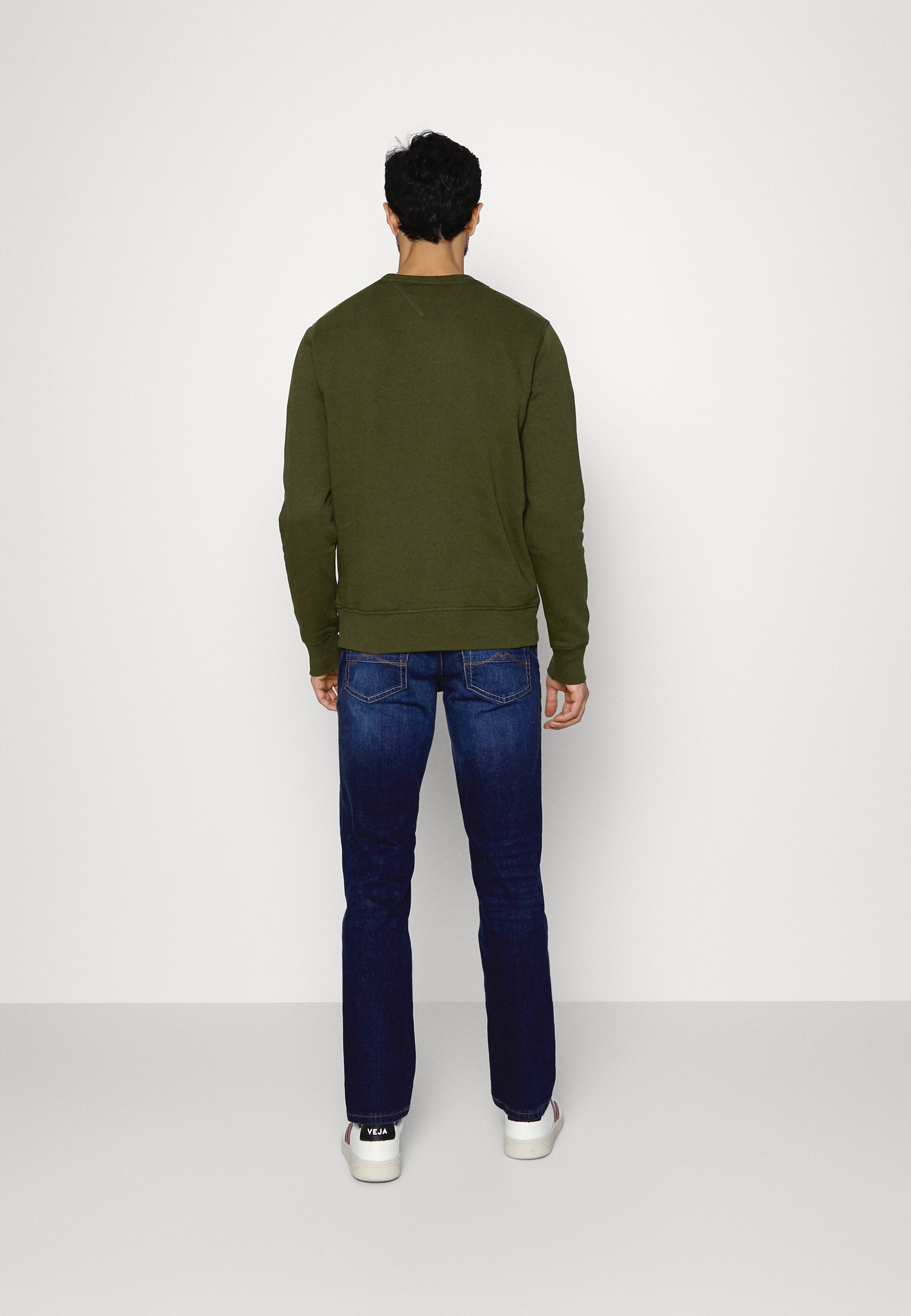 Tommy Hilfiger LINES CREWNECK - Sudadera - olivewood/verde oliva - Zalando .es