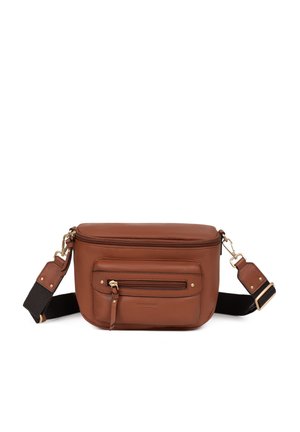 Borsa crossbody in pelle marrone con design arrotondato, hardware dorato, tasca frontale con zip e una tracolla in tessuto regolabile.