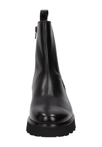 Bottines noires en cuir lisse avec un bout rond et un décor minimal. Présente une semelle épaisse et texturée, ainsi qu'une languette à l'arrière.