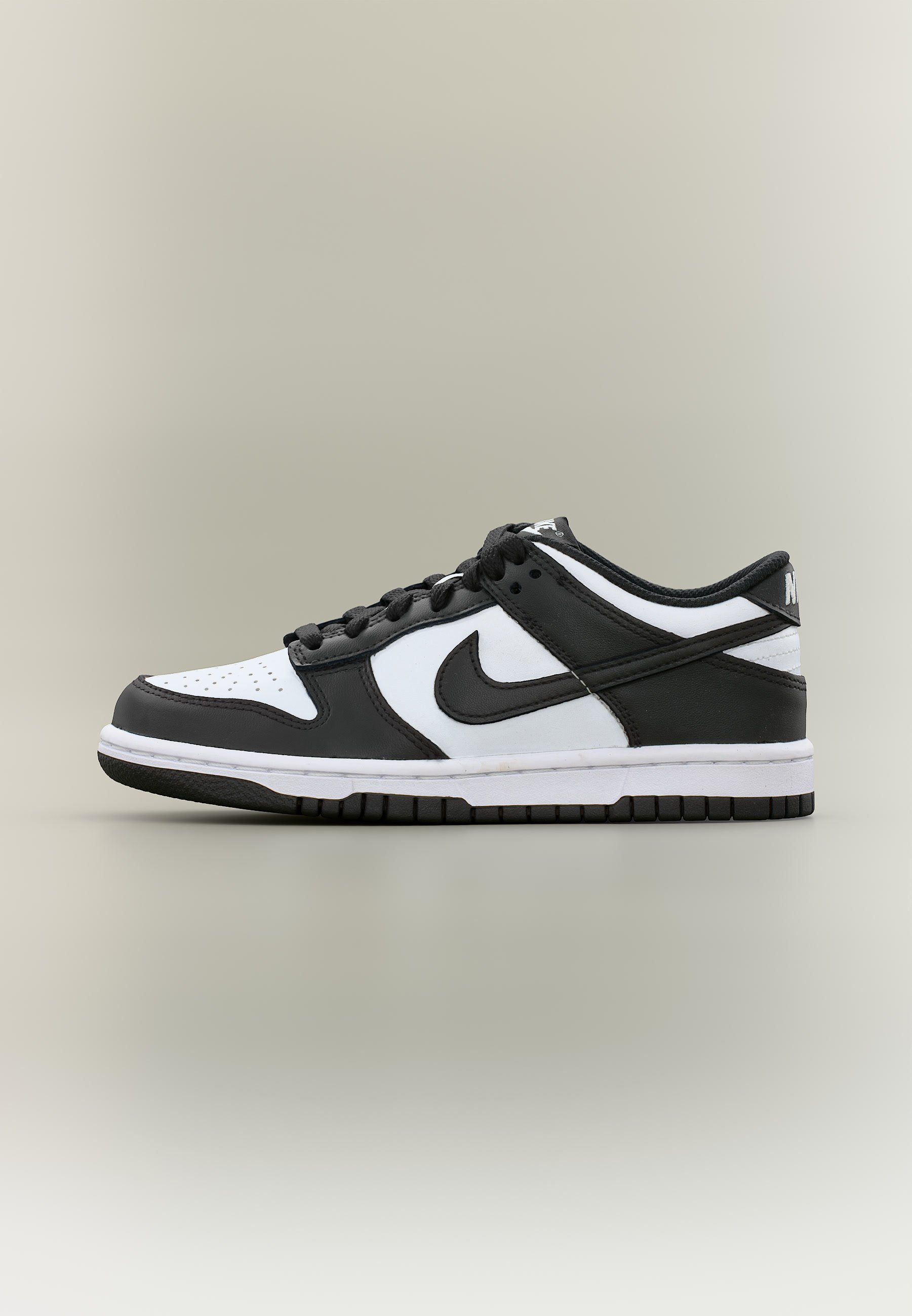 スニーカー Nike Dunk Low Retro 