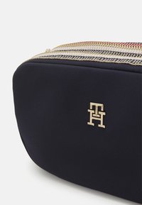 Tommy Hilfiger POPPY CAMERA BAG - Cross body bag - space blue