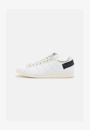 STAN SMITH PARLEY UNISEX - Sneakers basse - white