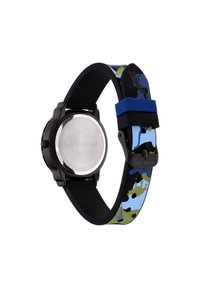 Schwarze Uhr mit silbernem Zifferblatt, Armband aus Silikon im Tarnmuster in Blau, Grün und Schwarz, mit schwarzem Schnallenverschluss und Akzenten.