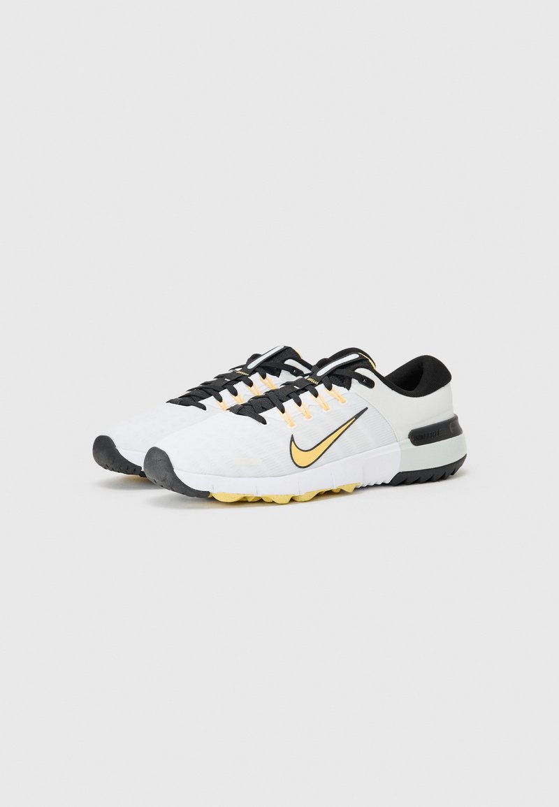 Nike Golf FREE GOLF - Chaussures de golf - white/topaz gold-coloured/black/pure platinum-coloured