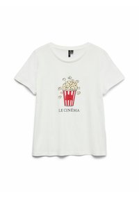 T-shirt en coton blanc avec un graphique d'un seau de pop-corn avec des rayures rouges et blanches et le texte "LE CINÉMA" imprimé en dessous.