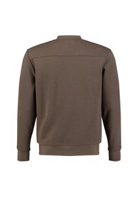 Sweat-shirt marron avec un col standard, des manches longues et des poignets côtelés. Le tissu a une finition texturée et un design simple, sans embellissements.