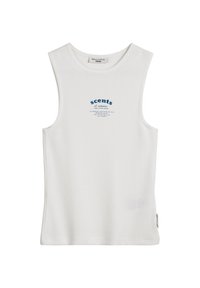 Witte mouwloze tanktop van ribbelstof, met een blauwe bedrukte tekstontwerp dat "geuren van de zomer" op de borst leest.