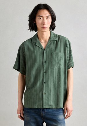 Scotch & Soda TONAL wSTRIPED SHORT SLEEVED SHIRT - Chemise - thyme