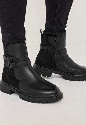 Tamaris Botine cu platformă - black