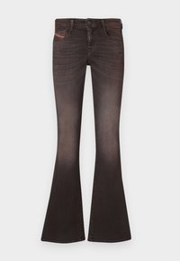 Czarne dzwony z lekkim gradientem od ciemnego do jaśniejszego materiału na dole. Posiadają przednią kieszeń z czerwonym przeszyciem.